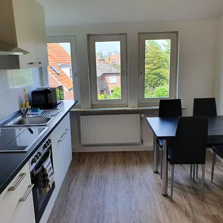Kernsaniertes In Ruhiger Und Zentraler Lage By Interhome Lejlighed Wilhelmshaven