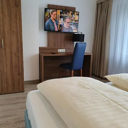 Lejlighed Kernsaniertes In Ruhiger Und Zentraler Lage By Interhome *